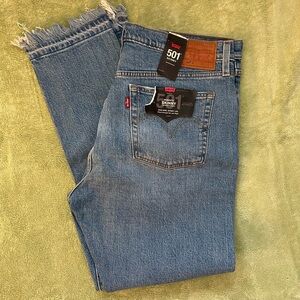 NWT Levi’s 501 Skinny High Rise button fly fringe hem sz 33